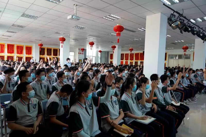 這天，家長們都來這里學習解決育兒問題的方法！