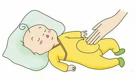 新生兒經(jīng)常憋氣發(fā)力，手腳亂蹬，咋回事？