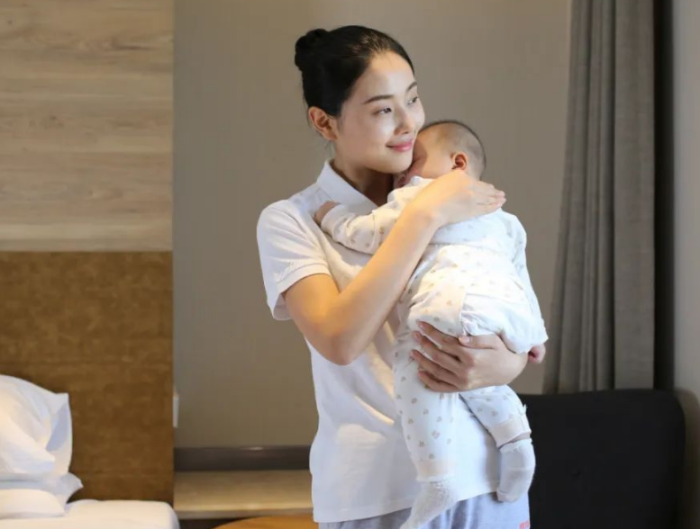 新生兒多久可以抱出門？需要注意什么？新手爸媽要知道