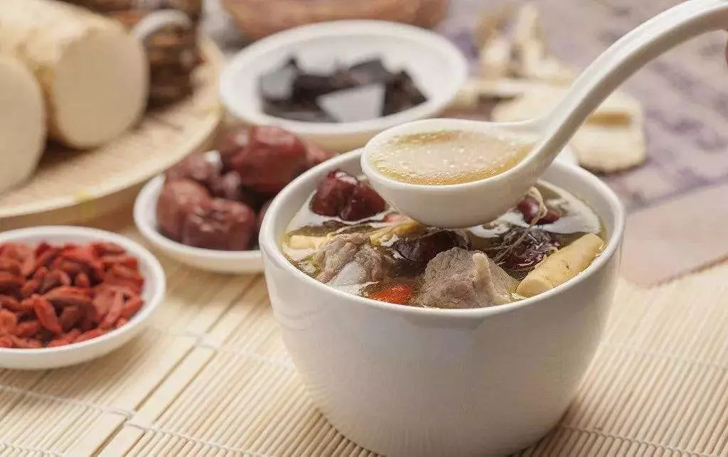 月子餐分四大周期，這樣吃對(duì)寶媽最好~