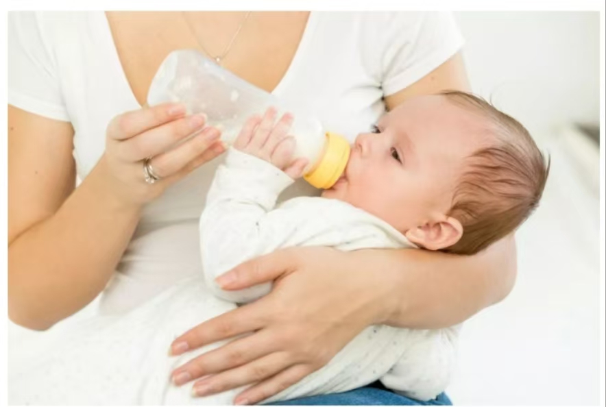 各年齡階段的寶寶怎樣喂奶才不會(huì)過量？